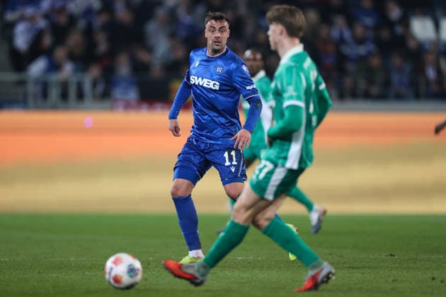 Philipp Foerster Karlsruher SC, 11 provides Luca Itter SpVgg Greuther Fuerth, 27 , Karlsruher SC vs SpVgg Greuther Fuerth, 2 Bundesliga, 27 Matchday, 2025 2026, 20 03 2026, DFL REGULATES PROHIBIT ANY USE OF PHOTOGRAPHS AS IMAGE SEQUENCES AND OR QUASI VIDEO, Karlsruher SC vs SpVgg Greuther Fuerth, 2 Bundesliga, 27 Matchday, 2025 2026, 20 03 2026 Karlsruhe Copyright: xEibner-Pressefoto JanxPrihodax EP_JPA