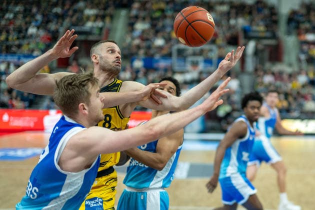 Till Pape Frankfurt Skyliners, 19 , Jonas Wohlfarth Bottermann MHP RIESEN Ludwigsburg, 18 , GER, MHP Riesen vs Skyliners Frankfurt, Basketball Bundesliga, easycredit BBL, 25 Matchday, Season 2025 2026, 20 03 2026, GER, MHP Riesen vs Skyliners Frankfurt, Basketball Bundesliga, easycredit BBL, 25 Matchday, Season 2025 2026, 20 03 2026 Ludwigsburg Copyright: xEibner-Pressefoto SaschaxWaltherx EP_EER