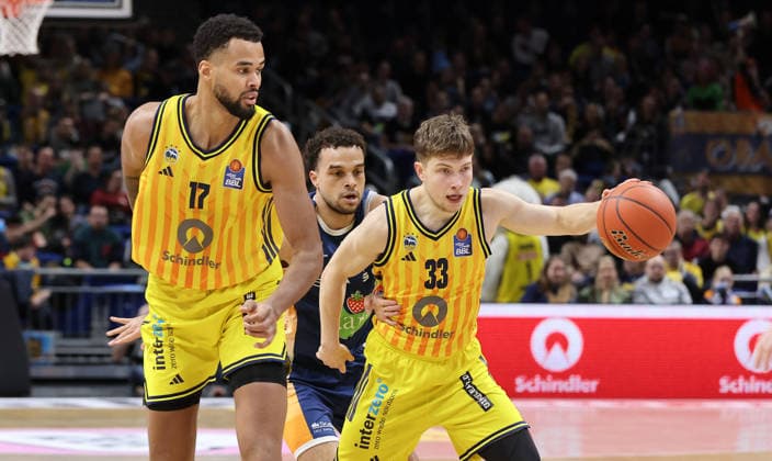 Norris Agbakoko, Elia Baggette, Bennet Hundt on the ball duel Game scene Action Sport Basketball BBL Bundesliga Men 25 Matchday Season 2025 2026 20 03 2026 ALBA Berlin vs Rostock Seawolves