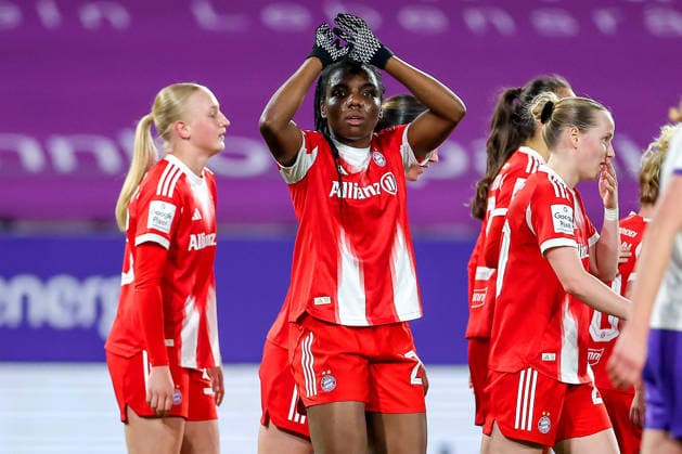 20 03 2026, Football, 1 Womens Bundesliga, SGS Essen FC Bayern München, Stadion Hafenstraße, Google Pixel Frauenbundesliga, 21 Matchday, Season 2025 2026 Goal celebration after the goal to 5 0 by scorer Edna Imade FC Bayern Muenchen 29 DFB regulations prohibit any use of photographs as image sequences and or quasi video Nordrhein Westfalen Germany