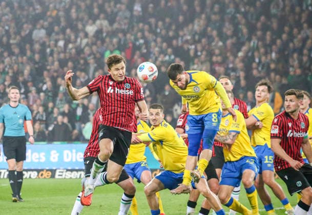 Germany Soccer 2 Bundesliga 2025 2026, Matchday 27 Hannover 96 vs Eintracht Braunschweig Heinz von Heiden Arena Stadion Hannover Mehmet AydÄ±n Eintracht Braunschweig, 8 Benedikt Pichler Hannover 96, 11 Hannover Copyright: xAymanxAlahmedx