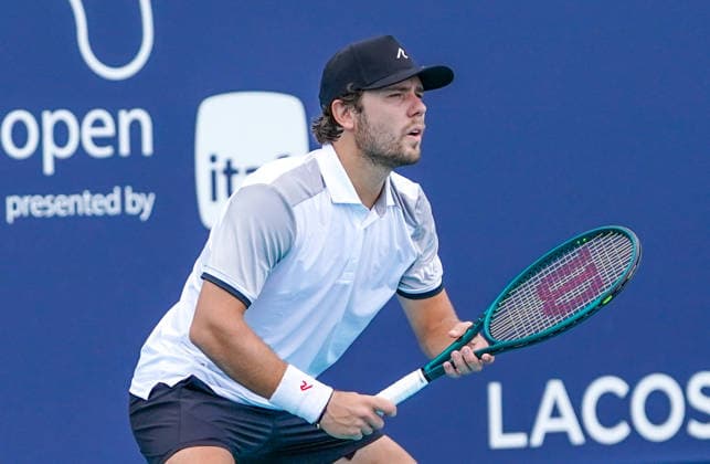 March 20, 2026, Miami Gardens, Florida, USA: Aleksander Kovacevic (USA) waits for the serve from Rei Sakamoto (not pictured) during the mens first round of the 2026 Miami Open presented by Itau at Hard Rock Stadium. Miami Gardens USA - ZUMAw109 20260320_fap_w109_003 Copyright: xDebbyxWongx