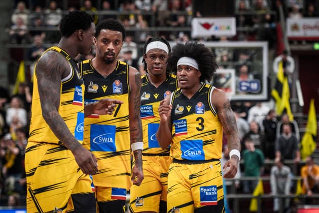 Stefan Smith MHP RIESEN Ludwigsburg, 03 , re with Keeshawn Kellman MHP RIESEN Ludwigsburg, 32 , Elijah Hughes MHP RIESEN Ludwigsburg, 07 , Babacar Sane MHP RIESEN Ludwigsburg, 00 , vrnl GER, MHP Riesen Ludwigsburg vs Skyliners Frankfurt, Basketball Bundesliga, easycredit BBL, 25 Matchday, Season 2025 2026, 20 03 2026 GER, MHP Riesen Ludwigsburg vs Skyliners Frankfurt, Basketball Bundesliga, easycredit BBL, 25 Matchday, Season 2025 2026, 20 03 2026 Ludwigsburg Copyright: xSandyxDinkelackerx EP_SDR