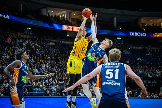 Basketball Berlin 20 03 2026 Season 2025 2026 EasyCredit BBL 1 Bundesliga Men, Men Alba Berlin Rostock Seawolves Alex O Connell Alba Berlin, No 03 Lukasz Kolenda Rostock, No 10