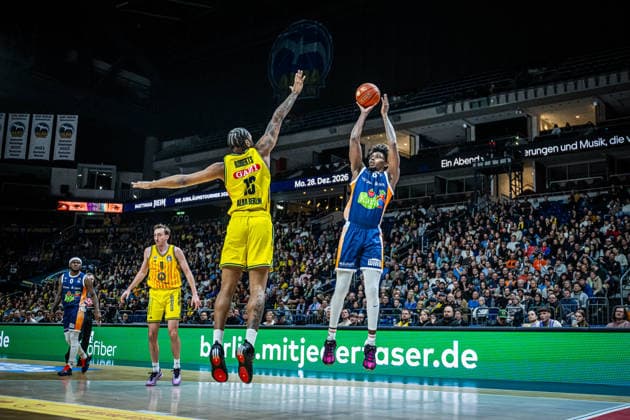 Basketball Berlin 20 03 2026 Season 2025 2026 EasyCredit BBL 1 Bundesliga Men, Men Alba Berlin Rostock Seawolves Kassim Nicholson Rostock, No 08 J wan Roberts Alba Berlin, No 13