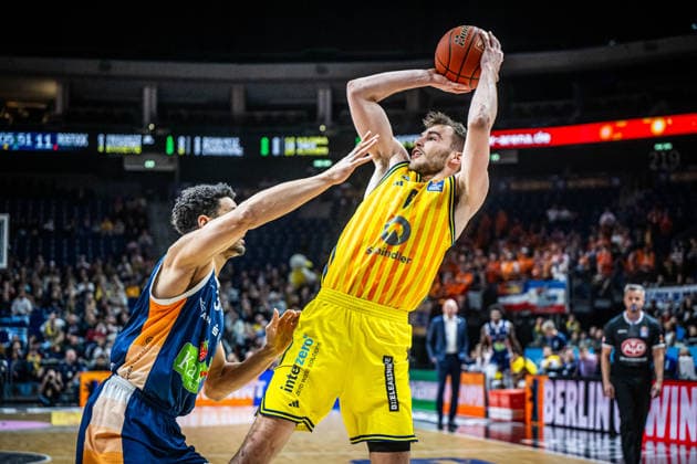 Basketball Berlin 20 03 2026 Season 2025 2026 EasyCredit BBL 1 Bundesliga Men, Men Alba Berlin Rostock Seawolves Malte Delow Alba Berlin, No 06 Dominic Lockhart Rostock, No 03