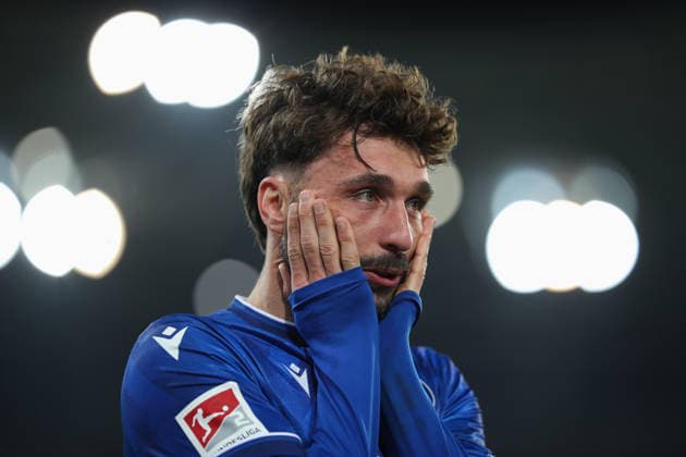 Visibly moved after the game Fabian Schleusener Karlsruher SC, 24 scored the 3 1, Karlsruher SC vs SpVgg Greuther Fuerth, 2 Bundesliga, 27 Matchday, 2025 2026, 20 03 2026, DFL REGULATIONS PROHIBIT ANY USE OF PHOTOGRAPHS AS IMAGE SEQUENCES AND OR QUASI VIDEO, Karlsruher SC vs SpVgg Greuther Fuerth, 2 Bundesliga, 27 Matchday, 2025 2026, 20 03 2026 Karlsruhe Copyright: xEibner-Pressefoto JanxPrihodax EP_JPA
