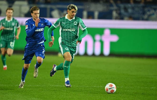 20 03 2026 Soccer Season 2025 2026 2 Soccer Bundesliga 27 Matchday Karlsruher SC KSC Karlsruhe SpVgg Greuther Fürth SGF Kleeblatt Sportfoto Zink xwoxzix DFL regulations prohibit any use of photographs as image sequences and or quasi video only for editorial use Dzenis Burnic 7, Karlsruher SC KSC Aaron Keller 16, SpVgg Greuther Fürth