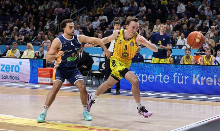 Elia Baggette, Moses Wood duel Match scene Action Sport Basketball BBL Bundesliga Men 25 Matchday Season 2025 2026 20 03 2026 ALBA Berlin vs Rostock Seawolves