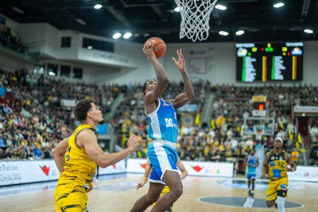William Christmas Frankfurt Skyliners, 08 , Brandon Tischler MHP RIESEN Ludwigsburg, 24 , GER, MHP Riesen vs Skyliners Frankfurt, Basketball Bundesliga, easycredit BBL, 25 Matchday, Season 2025 2026, 20 03 2026, GER, MHP Riesen vs Skyliners Frankfurt, Basketball Bundesliga, easycredit BBL, 25 Matchday, Season 2025 2026, 20 03 2026 Ludwigsburg Copyright: xEibner-Pressefoto SaschaxWaltherx EP_EER