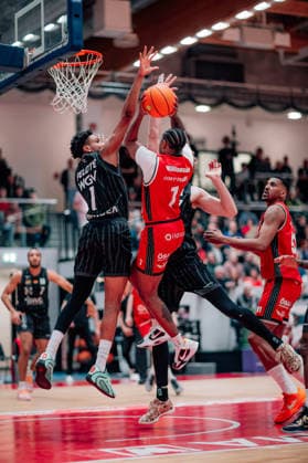 BB 2BL SBB Baskets Tigers Tuebingen Daivien Latrell Williamson SBB Baskets , Bernard Joel Pelote III Tigers Tuebingen during the 2025 2026 season in the 2 Barmer Basketball Bundesliga Pro A on matchday 28 between SBB Baskets and Tigers Tuebingen at Wolfgang Lakenmacher Halle on March 20, 2026 in Magdeburg, Sachsen Anhalt, Germany