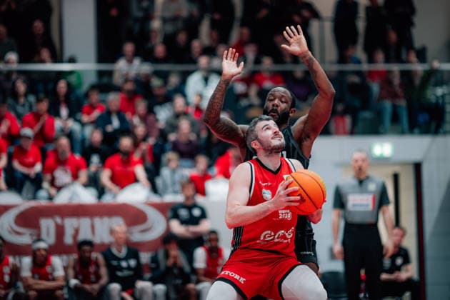 BB 2BL SBB Baskets Tigers Tuebingen Martin Bogdanov SBB Baskets , Jordan Nathaniel Johnson Tigers Tuebingen during the 2025 2026 season in the 2 Barmer Basketball Bundesliga Pro A on matchday 28 between SBB Baskets and Tigers Tuebingen at Wolfgang Lakenmacher Halle on March 20, 2026 in Magdeburg, Sachsen Anhalt, Germany