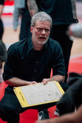BB 2BL SBB Baskets Tigers Tuebingen Coach Eric Detlev Tigers Tuebingen during the 2025 2026 season in the 2 Barmer Basketball Bundesliga Pro A on matchday 28 between SBB Baskets and Tigers Tuebingen at Wolfgang Lakenmacher Halle on March 20, 2026 in Magdeburg, Sachsen Anhalt, Germany