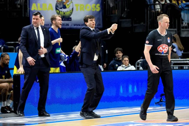 DEU, easyCredit BBL, ALBA vs Rostock Seawolves, 20 03 2026, Uber Arena, Berlin, DEU, easyCredit BBL, ALBA vs Rostock Seawolves, in the picture CHIEF COACH Pedro Calles ALBA Berlin , assistant coach Sebastian Trzcionka ALBA Berlin nordphotoxGmbHx xEngler nph00076