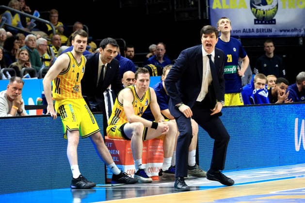 DEU, easyCredit BBL, ALBA vs Rostock Seawolves, 20 03 2026, Uber Arena, Berlin, DEU, easyCredit BBL, ALBA vs Rostock Seawolves, in the picture CHIEF COACH Pedro Calles ALBA Berlin , JONAS MATTISSECK ALBA Berlin 9 , Justin Bean ALBA Berlin 34 , Co Coach Vladimir Bogojevic ALBA Berlin nordphotoxGmbHx xEngler nph00076