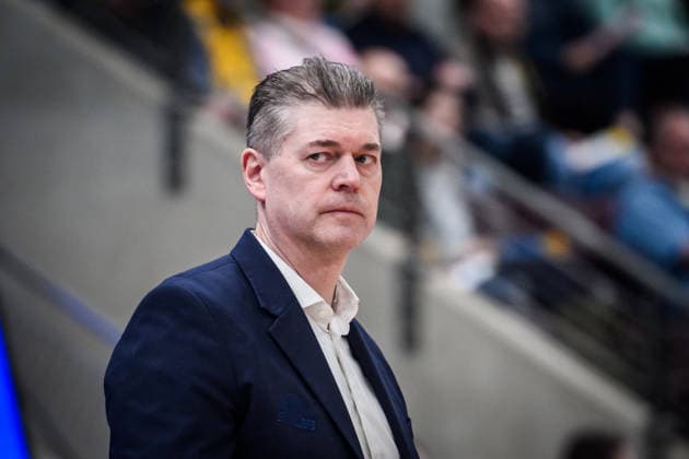Klaus Perwas Frankfurt Skyliners, Head Coach critical look, visibly dissatisfied GER, MHP Riesen Ludwigsburg vs Skyliners Frankfurt, Basketball Bundesliga, easycredit BBL, 25 Matchday, Season 2025 2026, 20 03 2026 GER, MHP Riesen Ludwigsburg vs Skyliners Frankfurt, Basketball Bundesliga, easycredit BBL, 25 Matchday, Season 2025 2026, 20 03 2026 Ludwigsburg Copyright: xSandyxDinkelackerx EP_SDR