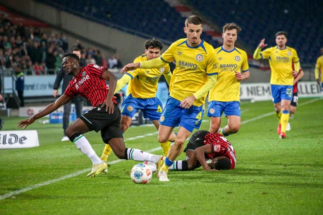 Germany Soccer 2 Bundesliga 2025 2026, Matchday 27 Hannover 96 vs Eintracht Braunschweig Heinz von Heiden Arena Stadion Hannover Noël Así ko Noel Aseko Hannover 96, 15 Andi Hoti Eintracht Braunschweig, 4 Hannover Copyright: xAymanxAlahmedx