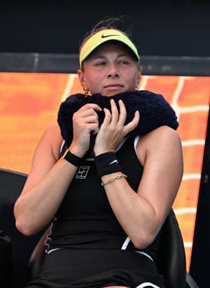 MIAMI GARDENS FL - MARCH 20: Amanda Anisimova vs Ajla Tomljanovic during The 2026 Miami Open held at Hard Rock Stadium on March 20, 2026 in Miami Gardens, Florida. Copyright: xmpi04 MediaPunchx