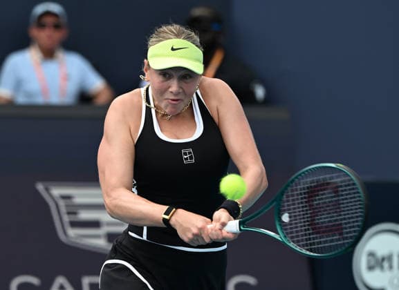 MIAMI GARDENS FL - MARCH 20: Amanda Anisimova vs Ajla Tomljanovic during The 2026 Miami Open held at Hard Rock Stadium on March 20, 2026 in Miami Gardens, Florida. Copyright: xmpi04 MediaPunchx