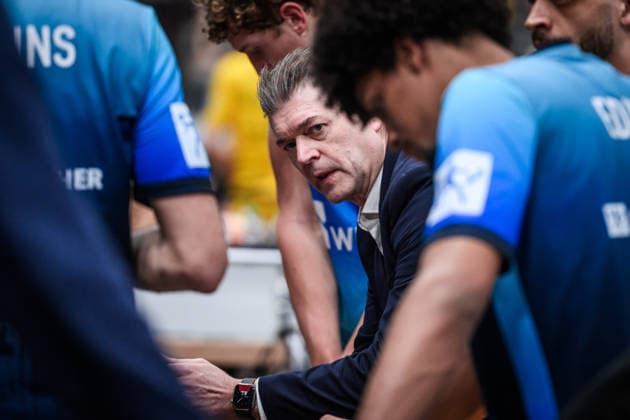 Klaus Perwas Frankfurt Skyliners, Head Coach Timeout, Speech to the team GER, MHP Riesen Ludwigsburg vs Skyliners Frankfurt, Basketball Bundesliga, easycredit BBL, 25 Matchday, Season 2025 2026, 20 03 2026 GER, MHP Riesen Ludwigsburg vs Skyliners Frankfurt, Basketball Bundesliga, easycredit BBL, 25 Matchday, Season 2025 2026, 20 03 2026 Ludwigsburg Copyright: xSandyxDinkelackerx EP_SDR