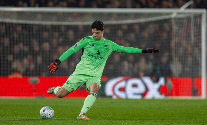 Football - FA Premier League - AFC Bournemouth v Manchester United, ManU FC BOURNEMOUTH, ENGLAND - Friday, March 20, 2026: Manchester United s goalkeeper Senne Lammens during the FA Premier League match between AFC Bournemouth and Manchester United FC at Dean Court. (Photo by David Rawcliffe Propaganda) BOURNEMOUTH Dean Court DORSET ENGLAND  Copyright: xDavidxRawcliffex P2026-03-20-Bournemouth_Man_Utd-11