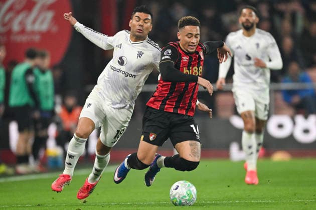 Bournemouth v Manchester United, ManU Premier League Marcus Tavernier of Bournemouth is fouled by Casemiro of Manchester United during the Premier League match at the Vitality Stadium, Bournemouth 20 03 2026 UK Newspapers OUT Copyright: xJeremyxLandeyx FIL-23166-0017