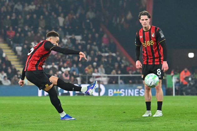Bournemouth v Manchester United, ManU Premier League Marcus Tavernier (16) of AFC Bournemouth shoots at goal from a free kick during the Premier League match between Bournemouth and Manchester United at the Vitality Stadium, Bournemouth, UK on 20 March 2026. Bournemouth Vitality Stadium Dorset UK Editorial use only DataCo restrictions apply See www.football-dataco.com , Copyright: xGrahamxHuntx PSI-23946-0036