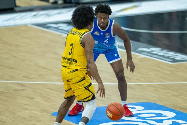 Stefan Smith MHP RIESEN Ludwigsburg, 03 , Nahiem Alleyne Frankfurt Skyliners, 04 , GER, MHP Riesen vs Skyliners Frankfurt, Basketball Bundesliga, easycredit BBL, 25 Matchday, Season 2025 2026, 20 03 2026, GER, MHP Riesen vs Skyliners Frankfurt, Basketball Bundesliga, easycredit BBL, 25 Matchday, Season 2025 2026, 20 03 2026 Ludwigsburg Copyright: xEibner-Pressefoto SaschaxWaltherx EP_EER