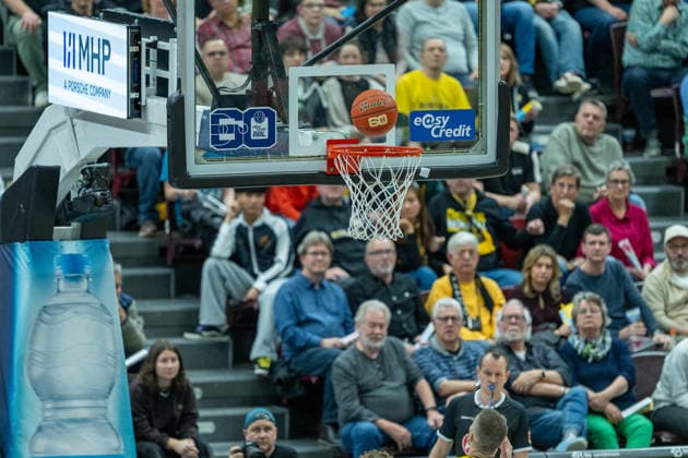 Basket system with match ball easy credit 60 years, GER, MHP Riesen vs Skyliners Frankfurt, Basketball Bundesliga, easycredit BBL, 25 match day, 2025 2026 season, 20 03 2026, GER, MHP Riesen vs Skyliners Frankfurt, Basketball Bundesliga, easycredit BBL, 25 match day, 2025 2026 season, 20 03 2026 Ludwigsburg Copyright: xEibner-Pressefoto SaschaxWaltherx EP_EER