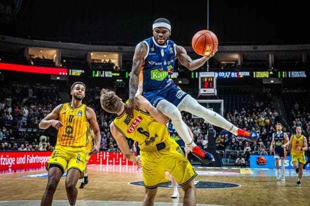Basketball Berlin 20 03 2026 Season 2025 2026 EasyCredit BBL 1 Bundesliga Men, Men Alba Berlin Rostock Seawolves TJ Crockett Rostock, No 00 Malte Delow Alba Berlin, No 06