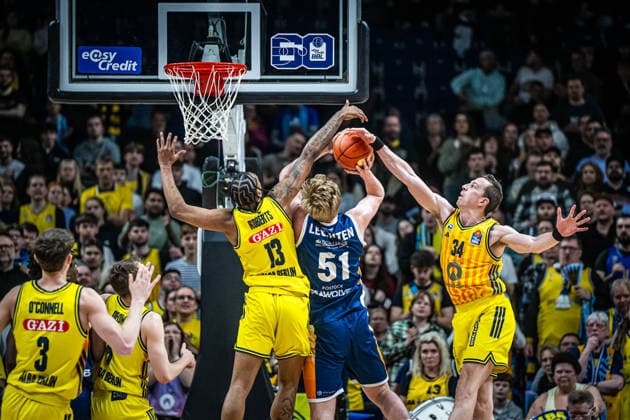 Basketball Berlin 20 03 2026 Season 2025 2026 EasyCredit BBL 1 Bundesliga Men, Men Alba Berlin Rostock Seawolves Bent Leuchten Rostock, No 51 J wan Roberts Alba Berlin, No 13 Justin Bean Alba Berlin, No 34