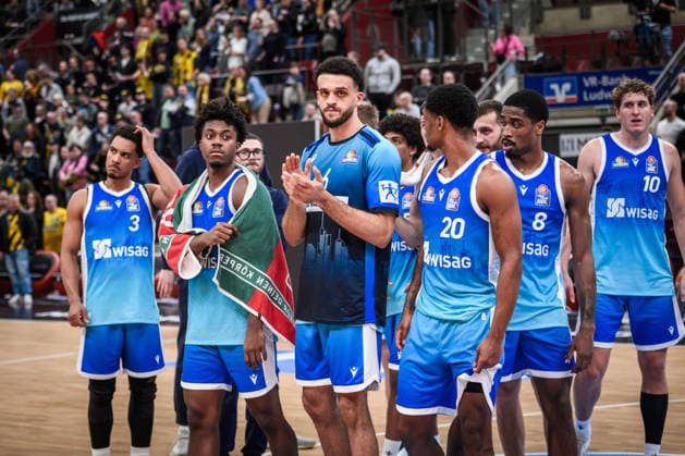 Skyliners Frankfurt team visibly disappointed after away defeat in Ludwigsburg GER, MHP Riesen Ludwigsburg vs Skyliners Frankfurt, Basketball Bundesliga, easycredit BBL, 25 Matchday, Season 2025 2026, 20 03 2026 GER, MHP Riesen Ludwigsburg vs Skyliners Frankfurt, Basketball Bundesliga, easycredit BBL, 25 Matchday, Season 2025 2026, 20 03 2026 Ludwigsburg Copyright: xSandyxDinkelackerx EP_SDR