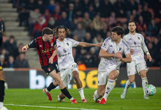 Football - FA Premier League - AFC Bournemouth v Manchester United, ManU FC BOURNEMOUTH, ENGLAND - Friday, March 20, 2026: Bournemouth s Ryan Christie scores the first equalising goal during the FA Premier League match between AFC Bournemouth and Manchester United FC at Dean Court. (Photo by David Rawcliffe Propaganda) BOURNEMOUTH Dean Court DORSET ENGLAND  Copyright: xDavidxRawcliffex P2026-03-20-Bournemouth_Man_Utd-37