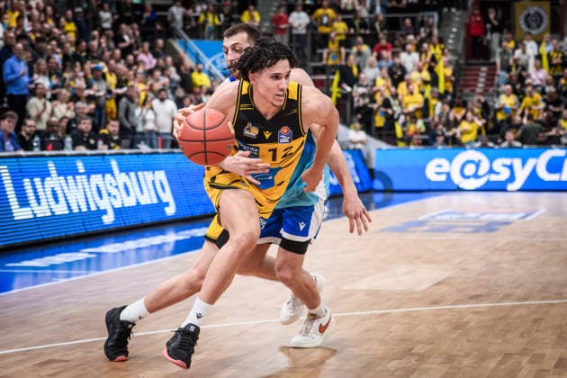 Lenny Anigbata MHP RIESEN Ludwigsburg, 12 passes Radii Caisin Frankfurt Skyliners, 16 GER, MHP Riesen Ludwigsburg vs Skyliners Frankfurt, Basketball Bundesliga, easycredit BBL, 25 Matchday, Season 2025 2026, 20 03 2026 GER, MHP Riesen Ludwigsburg vs Skyliners Frankfurt, Basketball Bundesliga, easycredit BBL, 25 Matchday, Season 2025 2026, 20 03 2026 Ludwigsburg Copyright: xSandyxDinkelackerx EP_SDR
