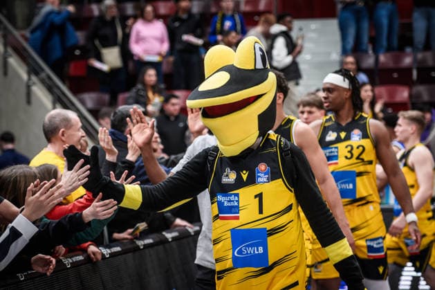 MHP Riesen Ludwigsburg mascot LURCHI with fans GER, MHP Riesen Ludwigsburg vs Skyliners Frankfurt, Basketball Bundesliga, easycredit BBL, 25 Matchday, Season 2025 2026, 20 03 2026 GER, MHP Riesen Ludwigsburg vs Skyliners Frankfurt, Basketball Bundesliga, easycredit BBL, 25 Matchday, Season 2025 2026, 20 03 2026 Ludwigsburg Copyright: xSandyxDinkelackerx EP_SDR