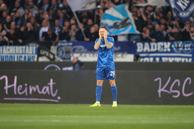 Marcel Franke Karlsruher SC, 28 shortly before kick-off in focus, Karlsruher SC vs SpVgg Greuther Fuerth, 2 Bundesliga, 27 Matchday, 2025 2026, 20 03 2026, DFL REGULATES PROHIBIT ANY USE OF PHOTOGRAPHS AS IMAGE SEQUENCES AND OR QUASI VIDEO, Karlsruher SC vs SpVgg Greuther Fuerth, 2 Bundesliga, 27 Matchday, 2025 2026, 20 03 2026 Karlsruhe Copyright: xEibner-Pressefoto JanxPrihodax EP_JPA