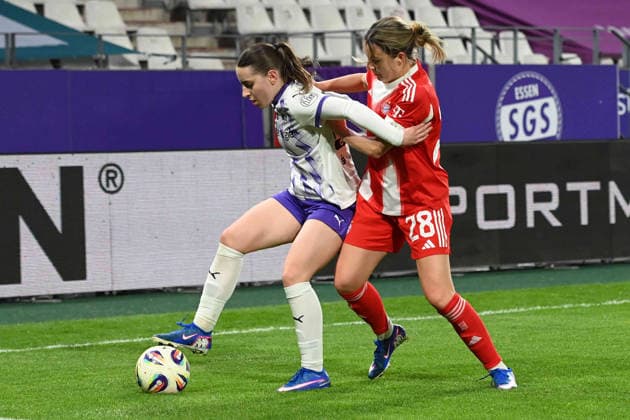 Leonie KOEPP Köpp, SGS Essen against Barbara DUNST M action, duel, SGS Essen FC Bayern Muenchen 0 5 Soccer Google Pixel Bundesliga Womens Season 2025 2026, 21 Matchday, Matchday21 on 20 03 2026 at Stadion an der Hafenstrasse Essen, Â
