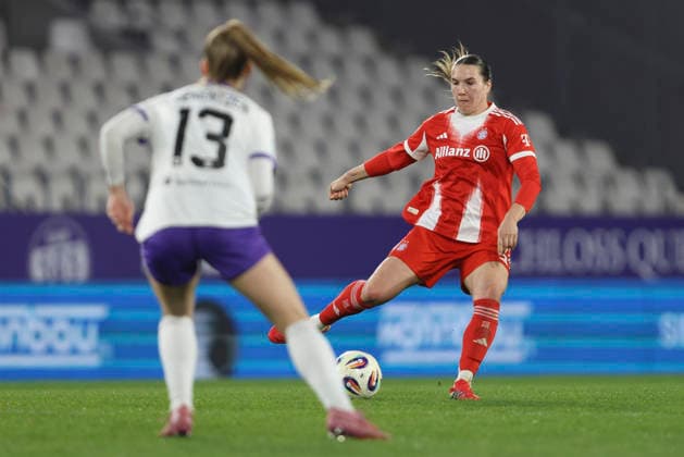 Vanessa Gilles FC Bayern München in action, on the ball, single action during the Woman Bundesliga match between SGS Essen and Bayern München at Stadion an der Hafenstraße on March 20 in Essen, Germany Photo by Oliver Kaelke DeFodi Images Vanessa Gilles FC Bayern München controls the ball during the Woman Bundesliga match between SGS Essen and Bayern München at Stadion an der Hafenstraße on March 20, 2026 in Cologne, Germany Photo by Oliver Kaelke DeFodi Images DFL regulations prohibit any use of photographs as image sequences and or quasi video Photo by Oliver Kaelke DeFodi Images