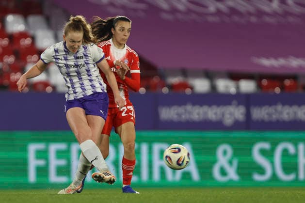 Laura Pucks SGS Essen in action, on the ball, single action during the Woman Bundesliga match between SGS Essen and Bayern Munich, Stadion an der Hafenstraße on March 20 in Essen, Germany Photo by Oliver Kaelke DeFodi Images Laura Pucks SGS Essen controls the ball during the Woman Bundesliga match between SGS Essen and Bayern München at Stadion an der Hafenstraße on March 20, 2026 in Cologne, Germany Photo by Oliver Kaelke DeFodi Images DFL regulations prohibit any use of photographs as image sequences and or quasi video Photo by Oliver Kaelke DeFodi Images