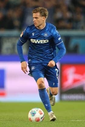 Action on the ball Dzenis Burnic Karlsruher SC, 07 , Karlsruher SC vs SpVgg Greuther Fuerth, 2 Bundesliga, 27 Matchday, 2025 2026, 20 03 2026, DFL REGULATIONS PROHIBIT ANY USE OF PHOTOGRAPHS AS IMAGE SEQUENCES AND OR QUASI VIDEO, Karlsruher SC vs SpVgg Greuther Fuerth, 2 Bundesliga, 27 Matchday, 2025 2026, 20 03 2026 Karlsruhe Copyright: xEibner-Pressefoto JanxPrihodax EP_JPA