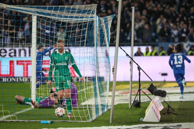 Shio Fukuda Karlsruher SC, 13 with the 2 1 lead goal Paul Will SpVgg Greuther Fuerth, 13 and Silas Pruefrock SpVgg Greuther Fuerth, goalkeeper are served, Karlsruher SC vs SpVgg Greuther Fuerth, 2 Bundesliga, 27 Matchday, 2025 2026, 20 03 2026, DFL REGULATES PROHIBIT ANY USE OF PHOTOGRAPHS AS IMAGE SEQUENCES AND OR QUASI VIDEO, Karlsruher SC vs SpVgg Greuther Fuerth, 2 Bundesliga, 27 Matchday, 2025 2026, 20 03 2026 Karlsruhe Copyright: xEibner-Pressefoto JanxPrihodax EP_JPA
