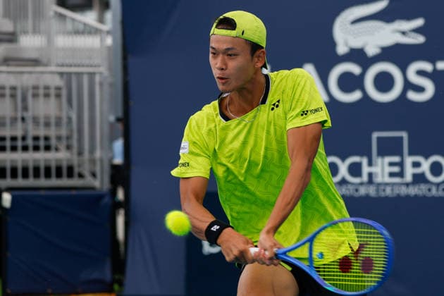 MIAMI GARDENS, FL - MARCH 20: Rei Sakamoto (JPN) in action during a Men™s Singles match against Aleksandar Kovacevic (USA) at the Miami Open on March 20, 2026, at Hard Rock Stadium in Miami Gardens, Florida,(Photo by Chris Arjoon Icon Sportswire) TENNIS: MAR 20 Miami Open EDITORIAL USE ONLY Icon2603200010019