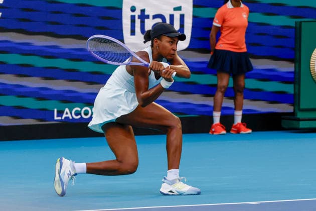 MIAMI GARDENS, FL - MARCH 20: Coco Gauff (USA) in action during a women™s singles match against Eliisabetta Cocciaretto (ITA) at the Miami Open on March 20, 2026, at Hard Rock Stadium in Miami Gardens, Florida,(Photo by Chris Arjoon Icon Sportswire) TENNIS: MAR 20 Miami Open EDITORIAL USE ONLY Icon2603200010095