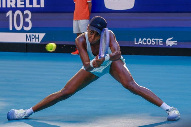 MIAMI GARDENS, FL - MARCH 20: Coco Gauff (USA) in action during a women™s singles match against Eliisabetta Cocciaretto (ITA) at the Miami Open on March 20, 2026, at Hard Rock Stadium in Miami Gardens, Florida,(Photo by Chris Arjoon Icon Sportswire) TENNIS: MAR 20 Miami Open EDITORIAL USE ONLY Icon2603200010126