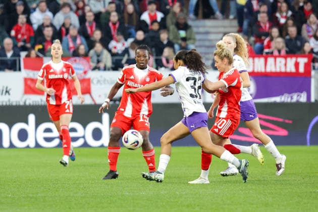 20 03 2026, xgrfx, Soccer Google Pixel Women Bundesliga, SGS Essen FC Bayern Munich v l Kakounan Amani FC Bayern Munich , Ella Touon SGS Essen , Linda Dallmann FC Bayern Munich DFL DFB REGULATIONS PROHIBIT ANY USE OF PHOTOGRAPHS as IMAGE SEQUENCES and or QUASI VIDEO Essen