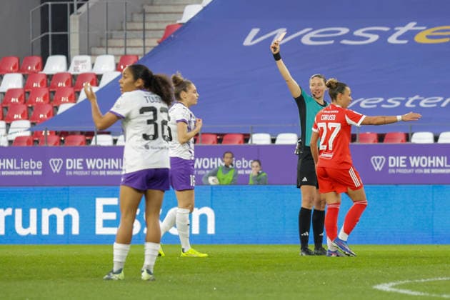 20 03 2026, xgrfx, Soccer Google Pixel Womens Bundesliga, SGS Essen FC Bayern Munich v l Red Card, Jacqueline Meißner SGS Essen DFL DFB REGULATIONS PROHIBIT ANY USE OF PHOTOGRAPHS as IMAGE SEQUENCES and or QUASI VIDEO Essen