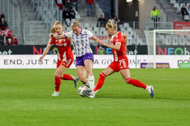 20 03 2026, xgrfx, Soccer Google Pixel Women Bundesliga, SGS Essen FC Bayern Munich v l Glodis Vigosdottir FC Bayern Munich , Ramona Meier SGS Essen , Giulia Gwinn FC Bayern Munich DFL DFB REGULATIONS PROHIBIT ANY USE OF PHOTOGRAPHS as IMAGE SEQUENCES and or QUASI VIDEO Essen