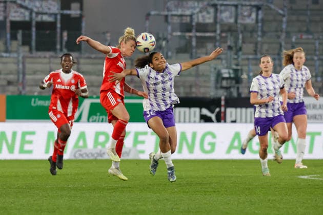 20 03 2026, xgrfx, Soccer Google Pixel Women Bundesliga, SGS Essen FC Bayern Munich v l Linda Dallmann FC Bayern Munich , Ella Touon SGS Essen DFL DFB REGULATIONS PROHIBIT ANY USE OF PHOTOGRAPHS as IMAGE SEQUENCES and or QUASI VIDEO Essen