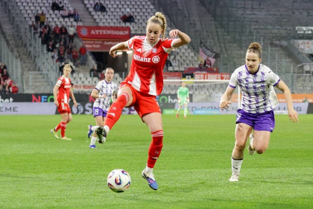 20 03 2026, xgrfx, Soccer Google Pixel Women Bundesliga, SGS Essen FC Bayern Munich v l Giulia Gwinn FC Bayern Munich , Paulina Platner SGS Essen DFL DFB REGULATIONS PROHIBIT ANY USE OF PHOTOGRAPHS as IMAGE SEQUENCES and or QUASI VIDEO Essen