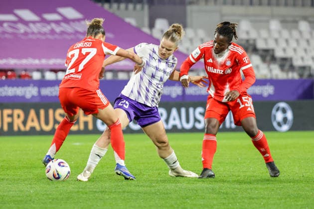 20 03 2026, xgrfx, Soccer Google Pixel Women Bundesliga, SGS Essen FC Bayern Munich v l Arianna Caruso FC Bayern Munich , Paulina Platner SGS Essen , Kakounan Amani FC Bayern Munich DFL DFB REGULATIONS PROHIBIT ANY USE OF PHOTOGRAPHS as IMAGE SEQUENCES and or QUASI VIDEO Essen